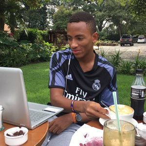 Meet your Posher, Thomas